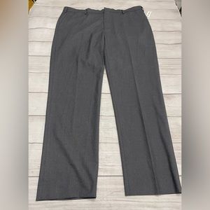 Amazon Essentials Men's 40W 32L Gray Dress Pants NWT.